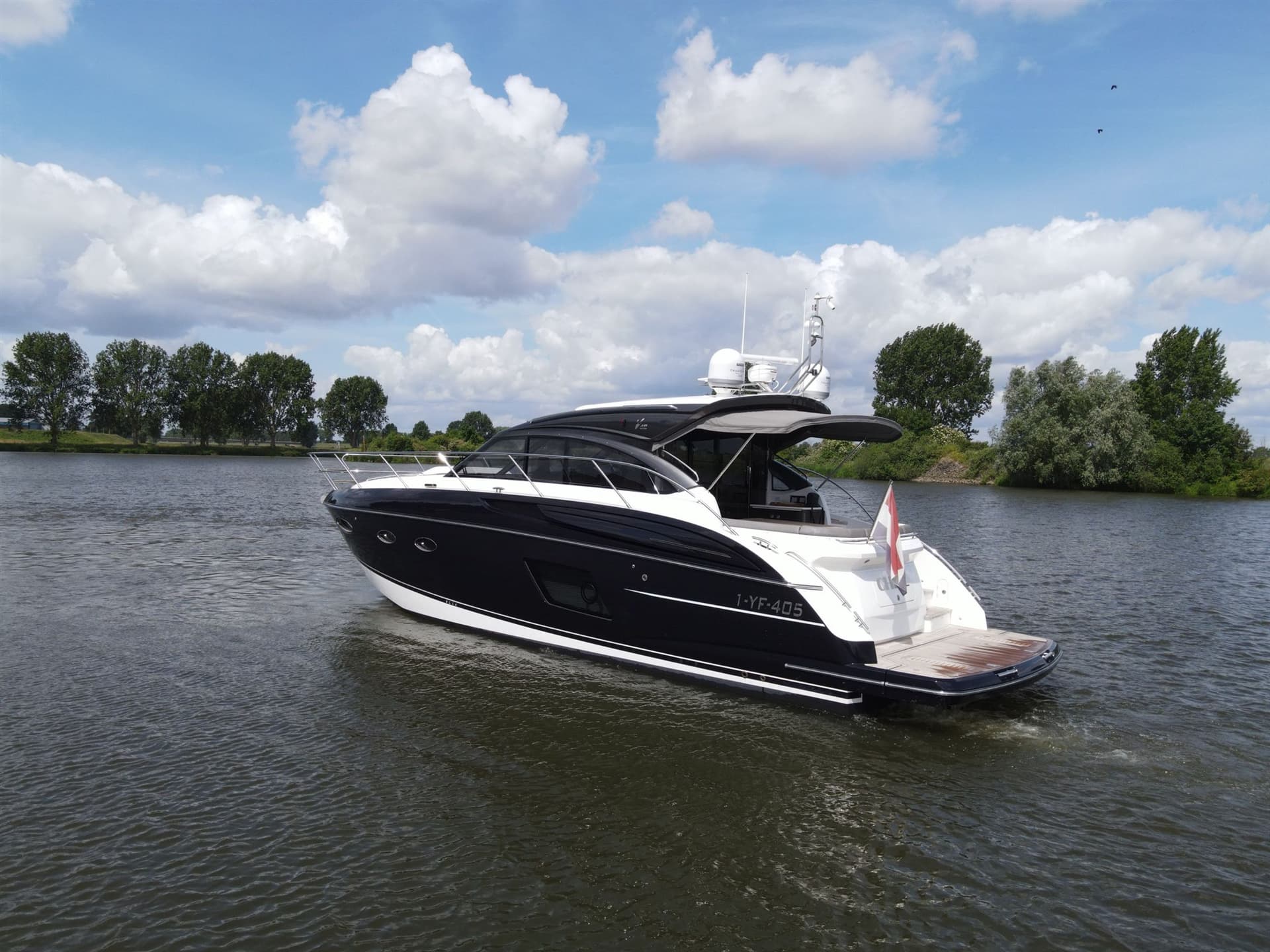 Princess Yachts V 48 - Interior View Princess Yachts V 48 - Interior View