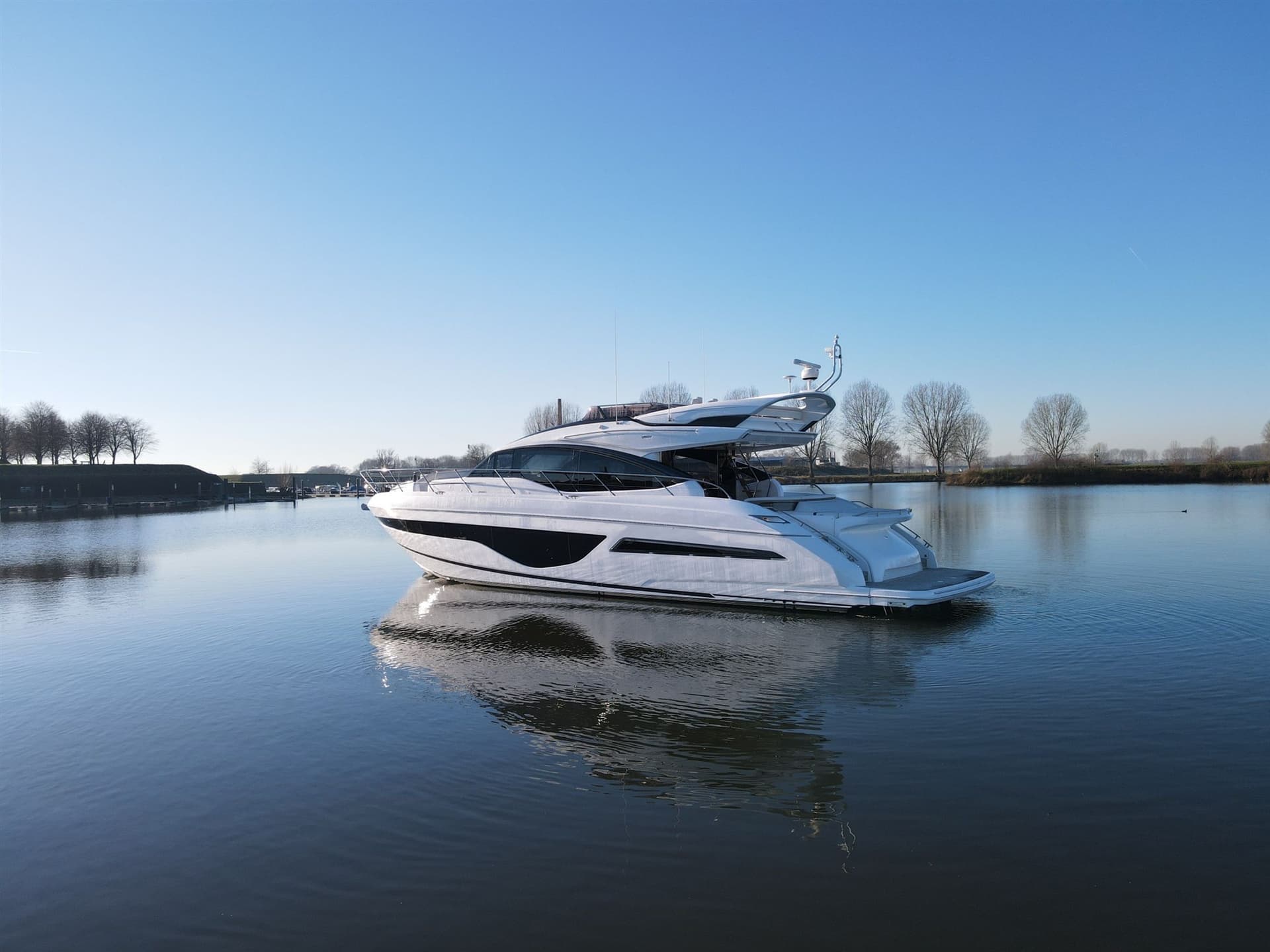 Princess Yachts S66 - Deck View Princess Yachts S66 - Deck View