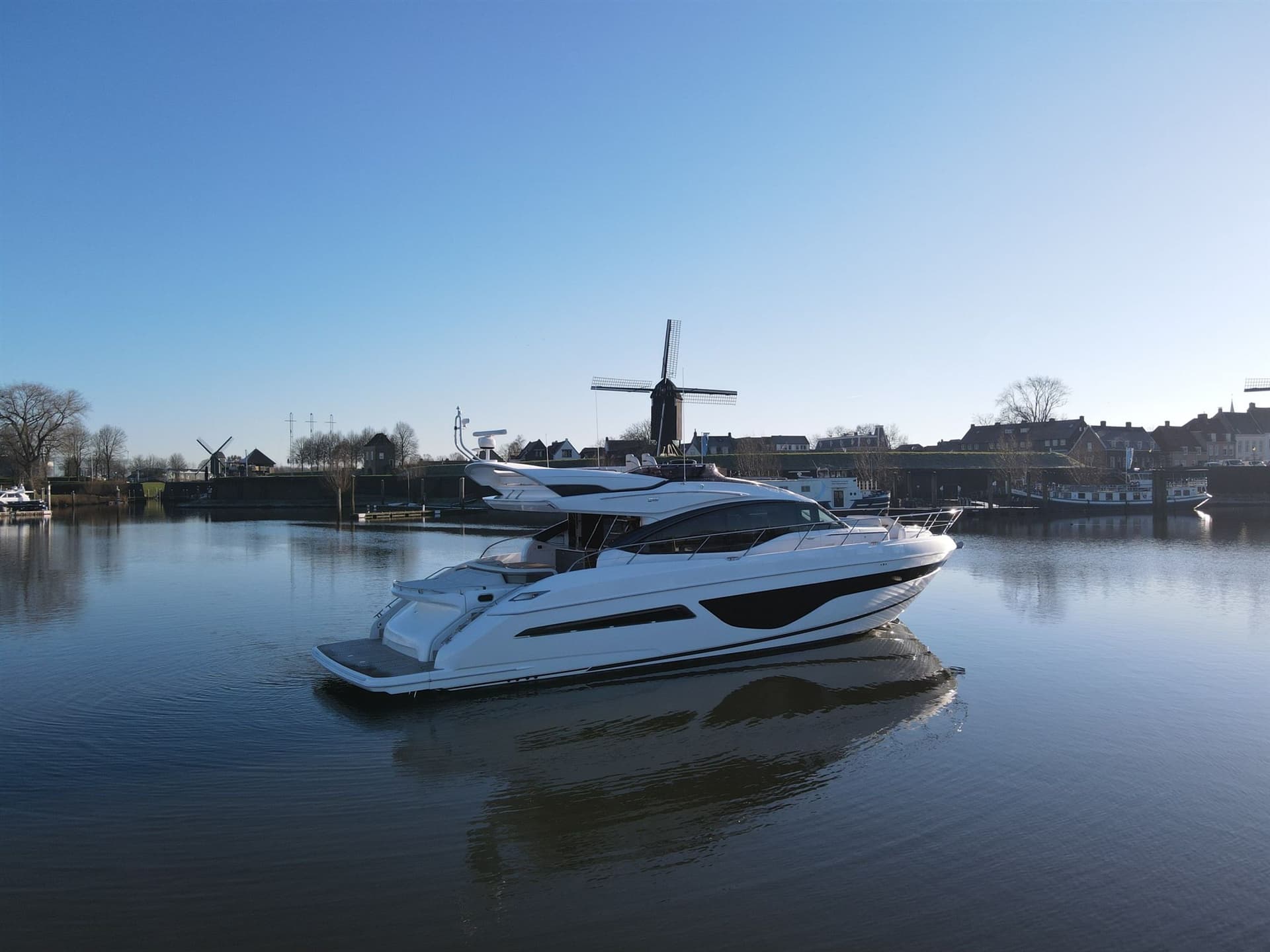 Princess Yachts S66 - Detail View 1 Princess Yachts S66 - Detail View 1