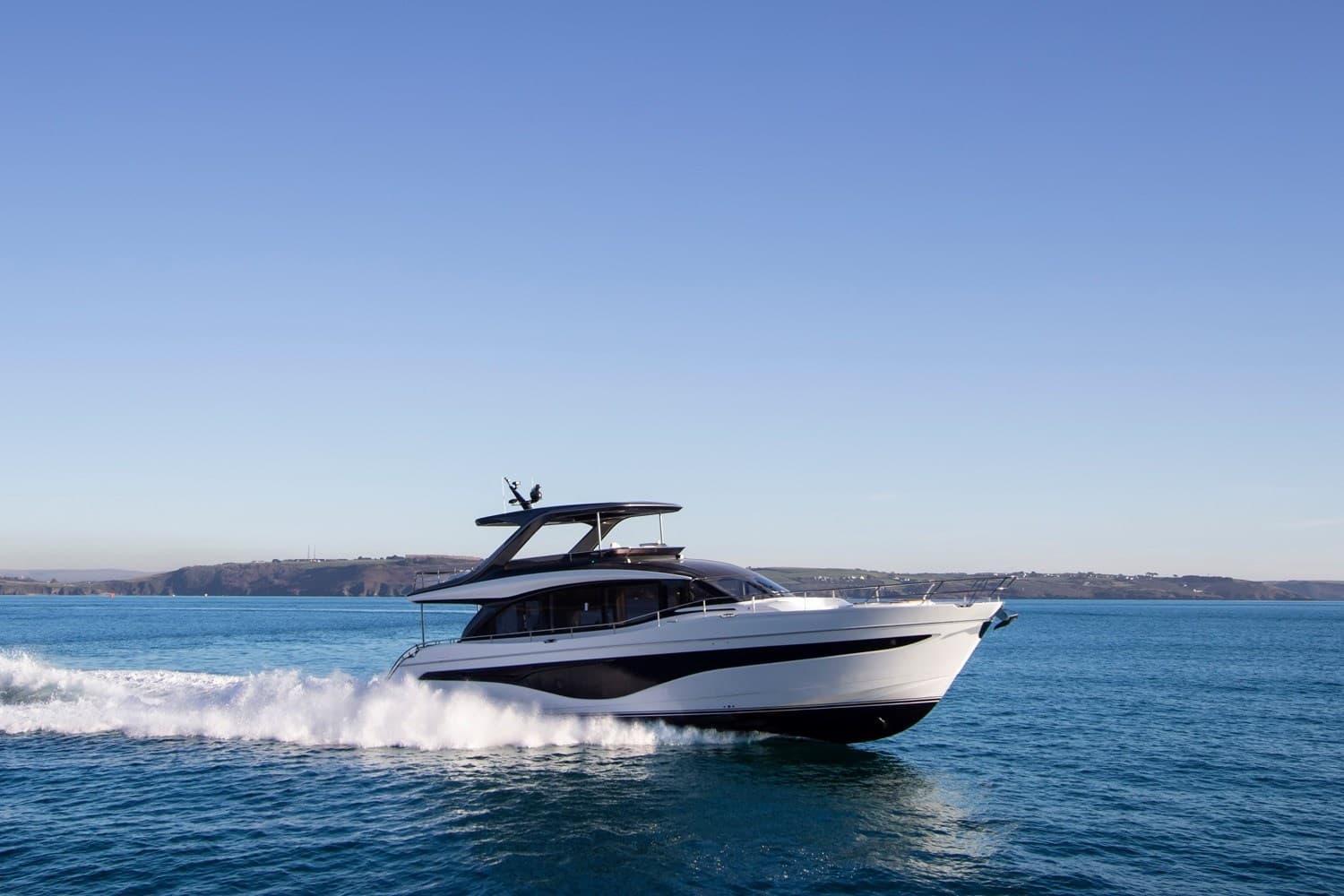 Princess Yachts Y72 gebraucht - Detail 1