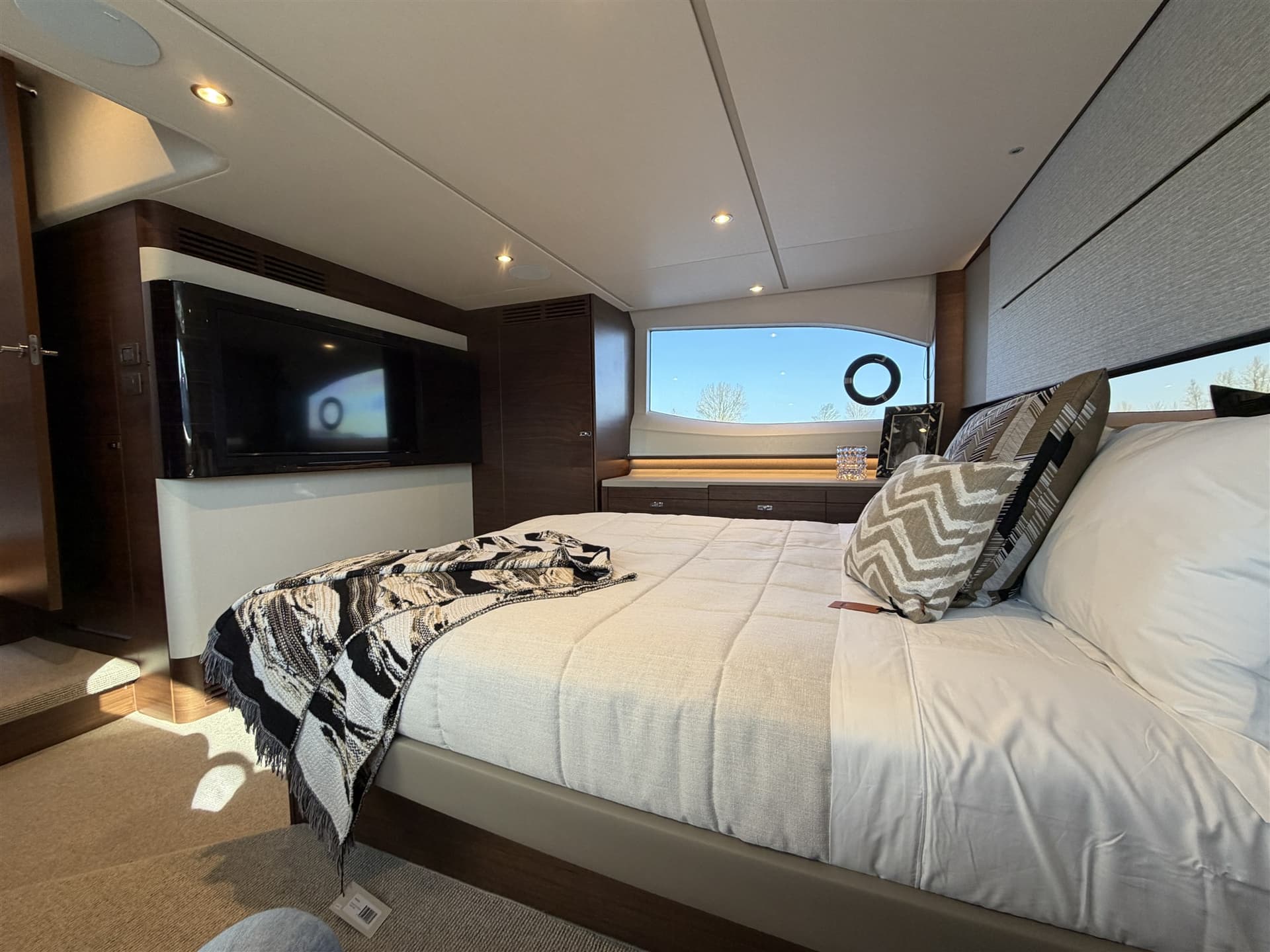 Princess Yachts V55 usato - foto hero 16