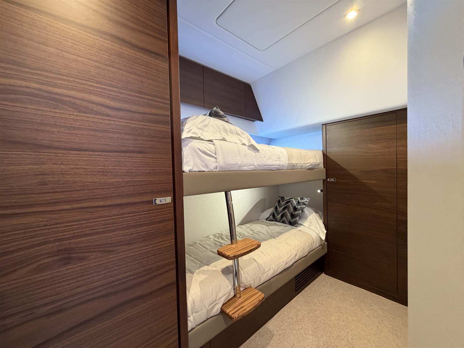Princess Yachts V55 usato - foto hero 19