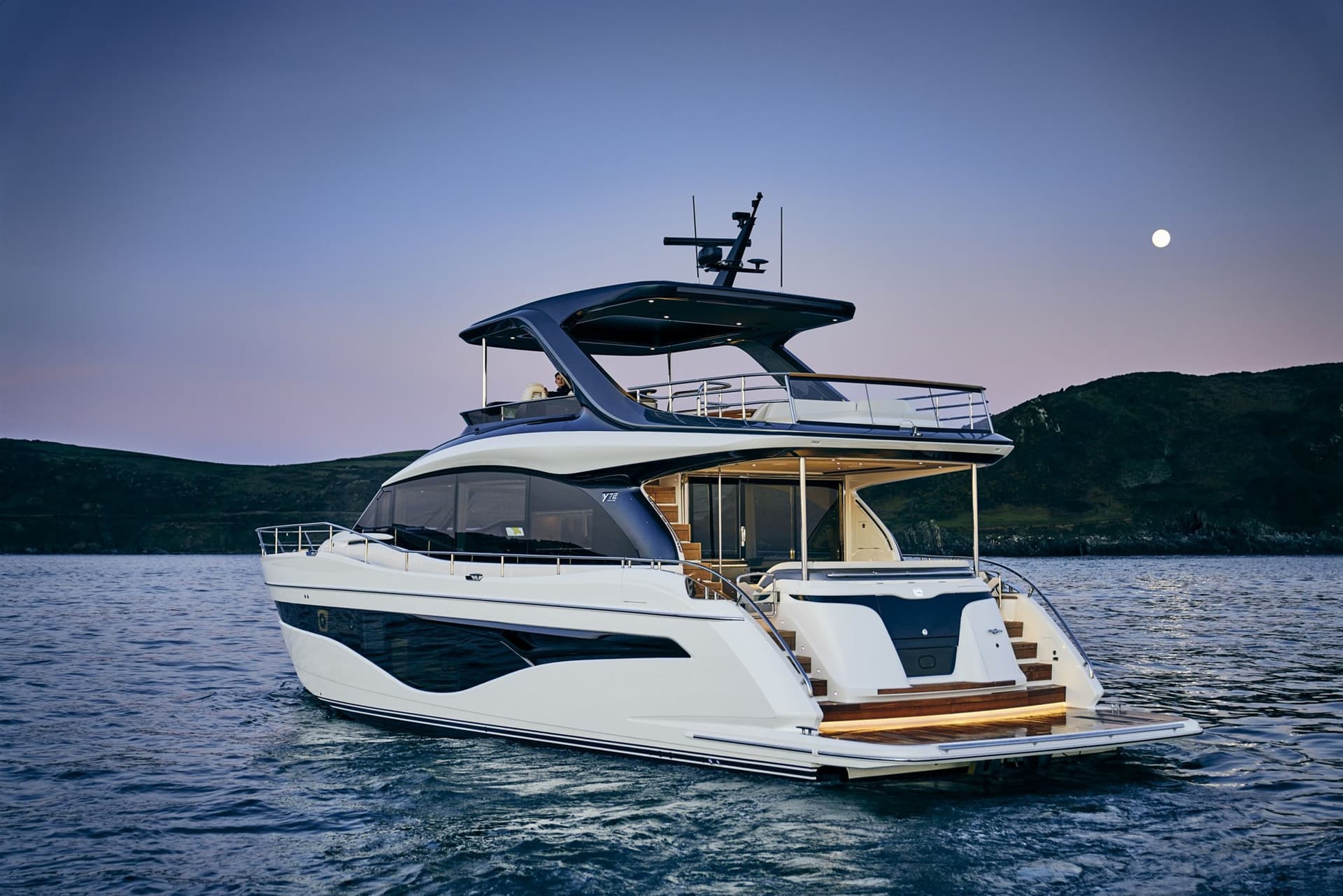 Princess Yachts Y72 usato - dettaglio 1