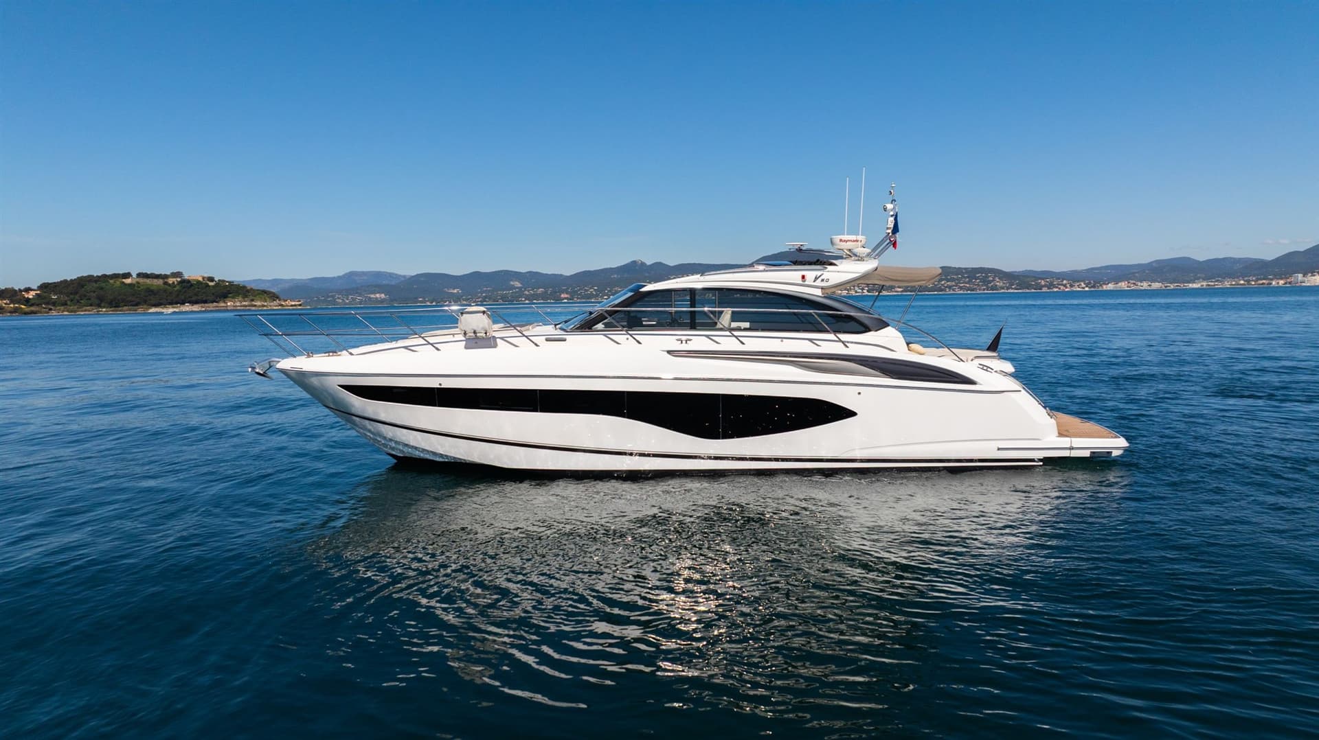 Princess Yachts V50 usato - vista principale