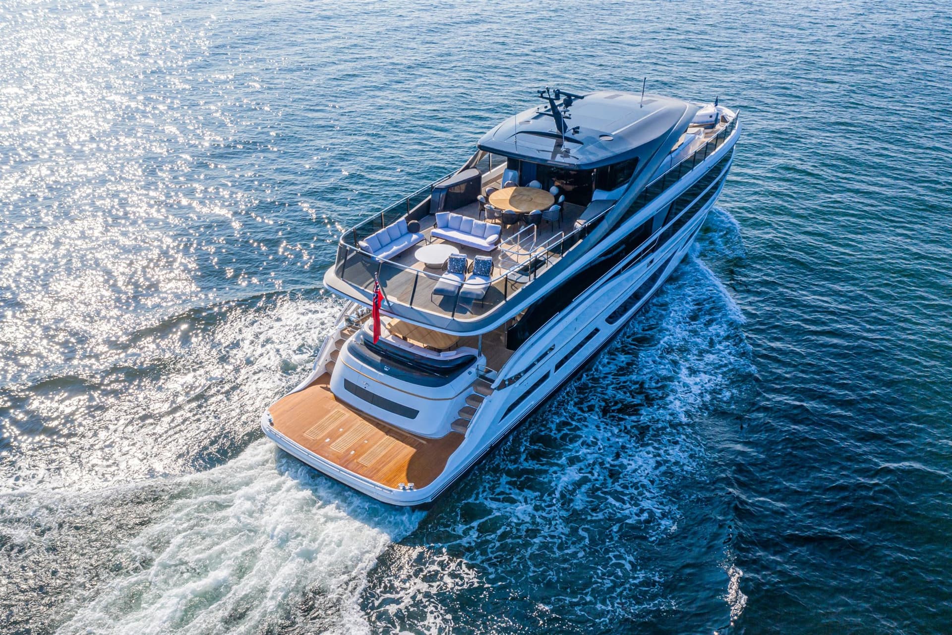 Princess Yachts X95 Vista gebraucht - Detail 3