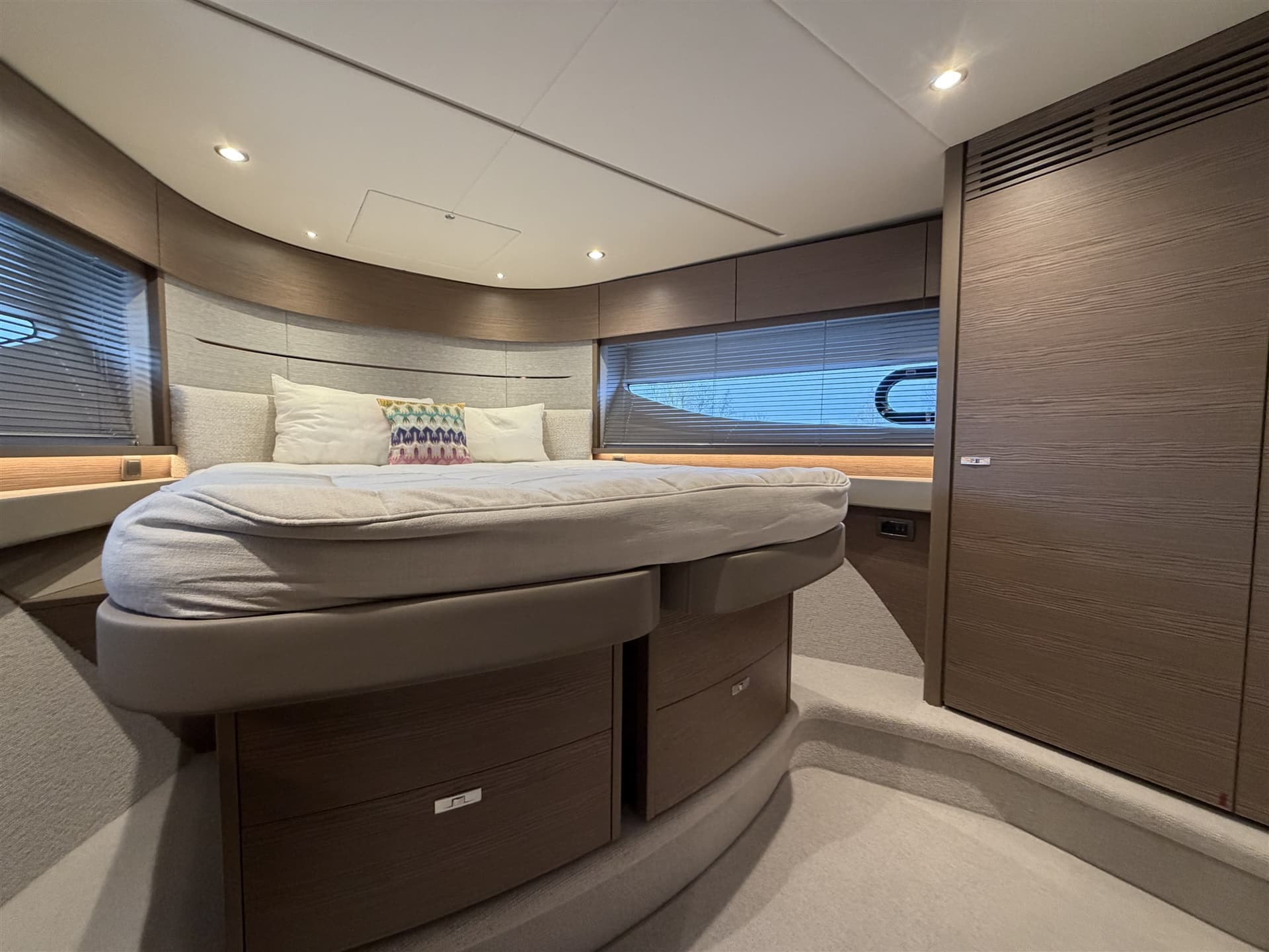 Princess Yachts V55 usato - foto hero 18