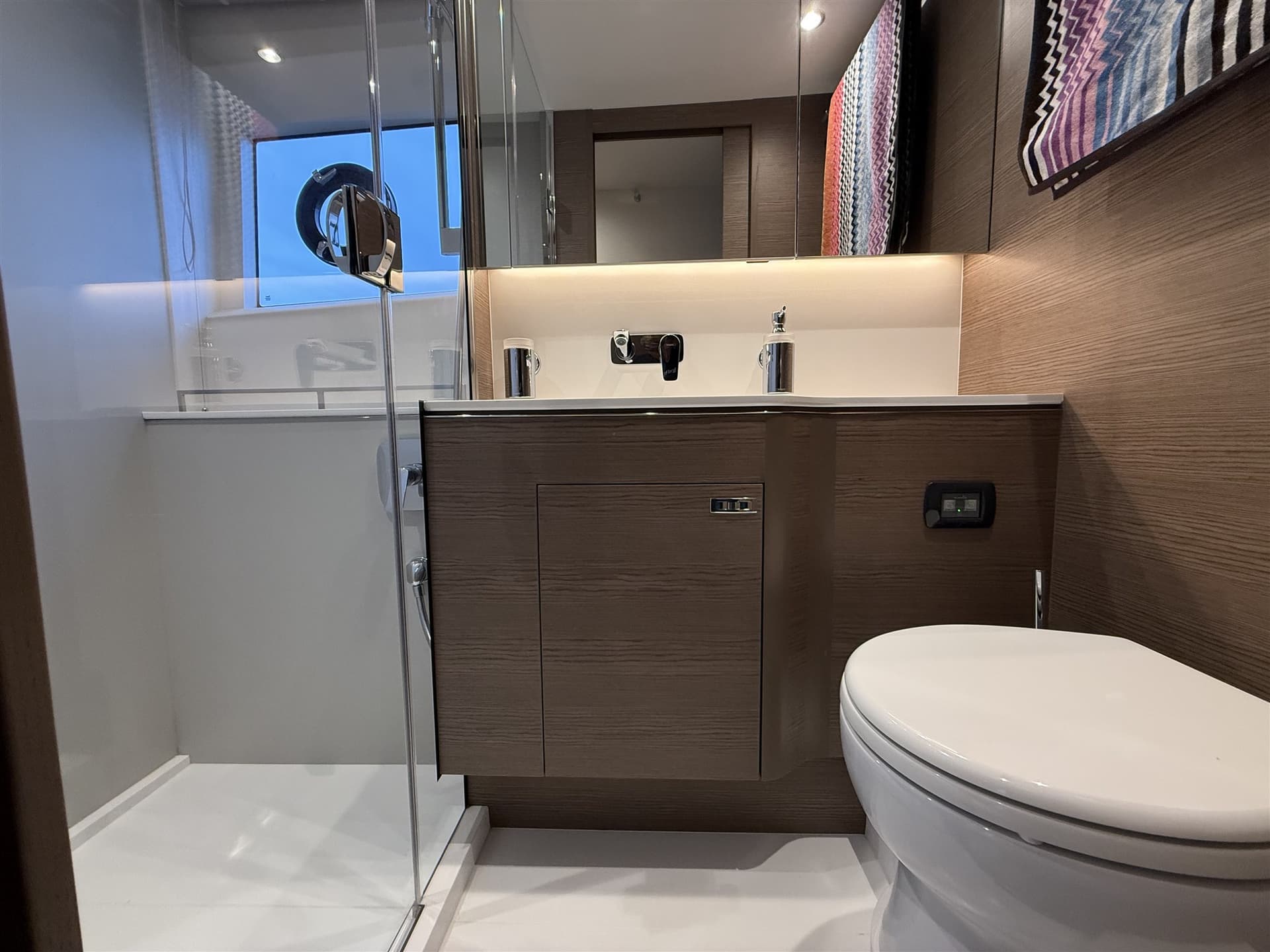 Princess Yachts V55 usato - foto hero 17