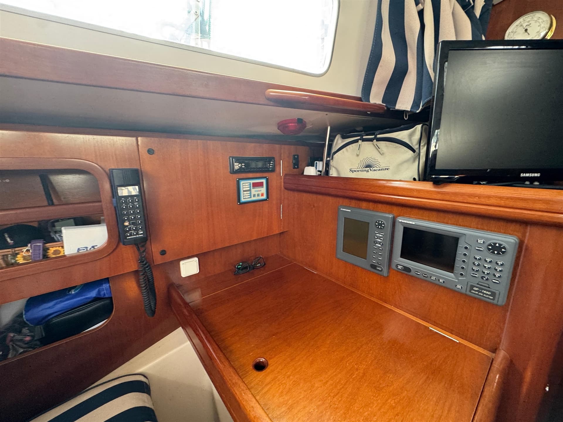 Beneteau Oceanis 40 CC usato - foto hero 17