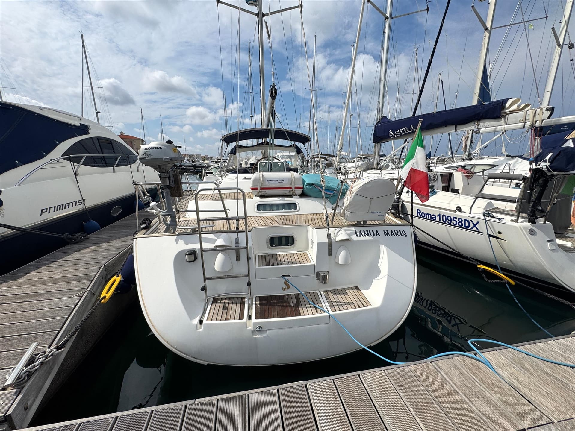 Beneteau Oceanis 40 Cc - Interior View Beneteau Oceanis 40 Cc - Interior View