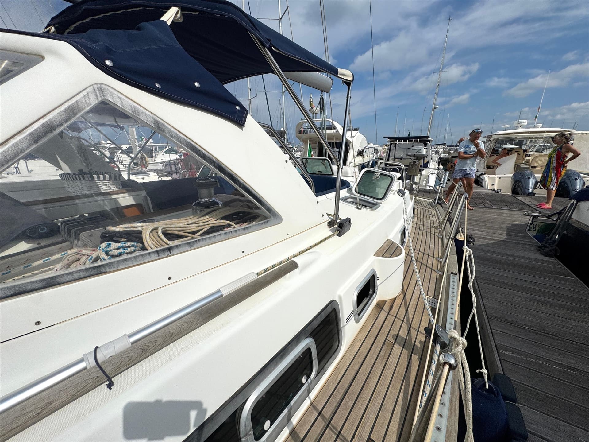 Beneteau Oceanis 40 Cc - Deck View Beneteau Oceanis 40 Cc - Deck View