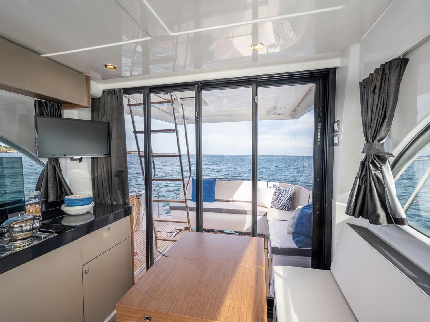 Beneteau ANTARES 11 used - hero image 3