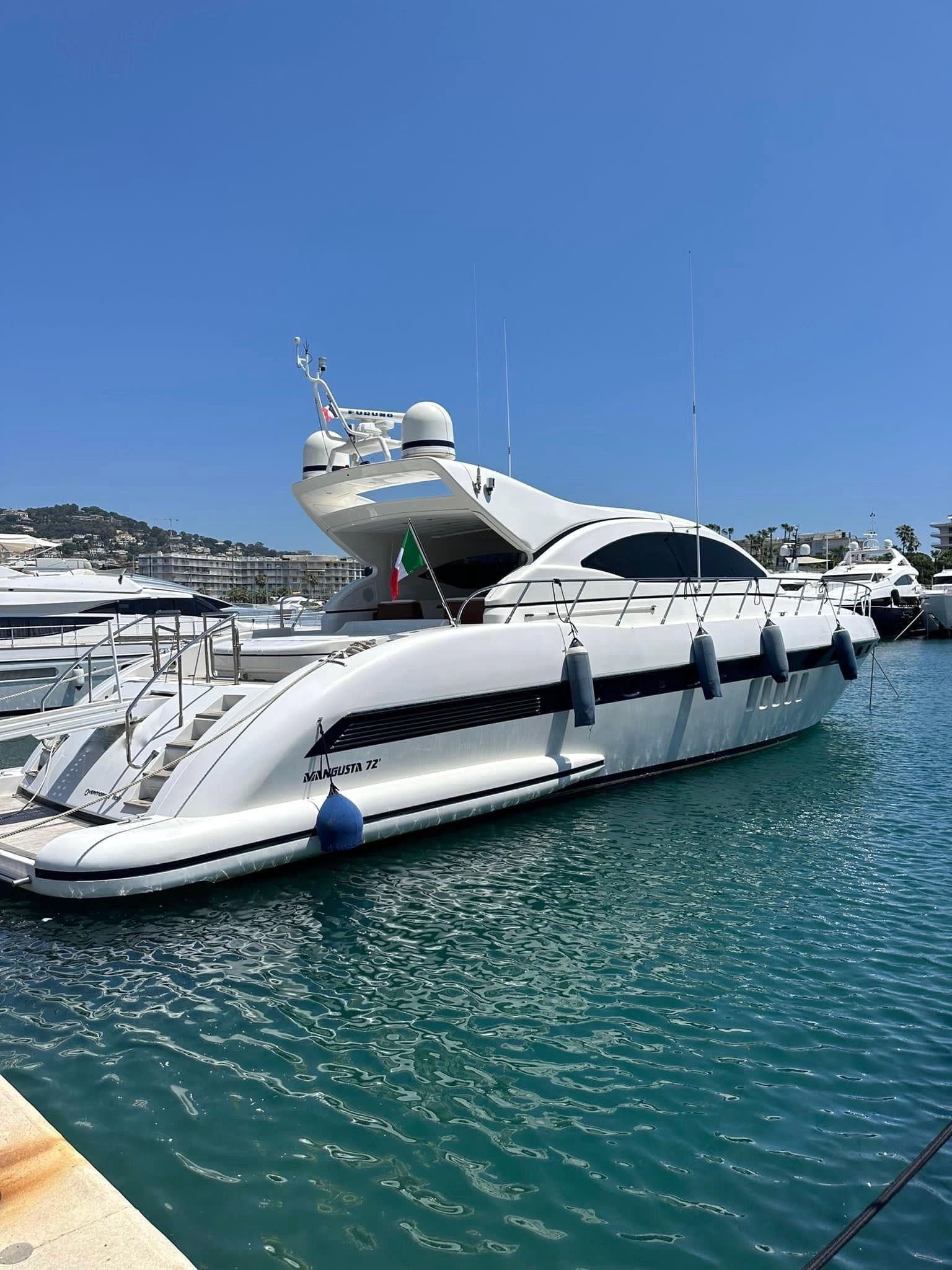 Overmarine 72 Open - Interior View Overmarine 72 Open - Interior View