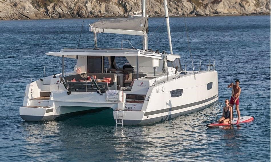 Fountaine Pajot Isla 40 - Deck View Fountaine Pajot Isla 40 - Deck View