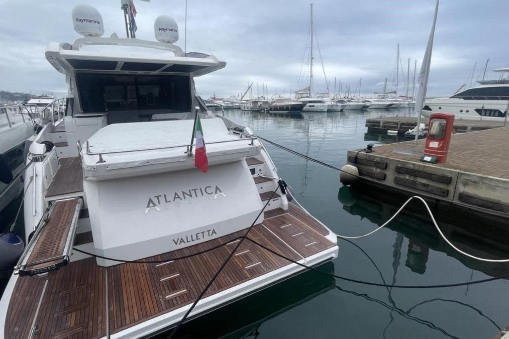 Azimut S6 - Detail View 1 Azimut S6 - Detail View 1