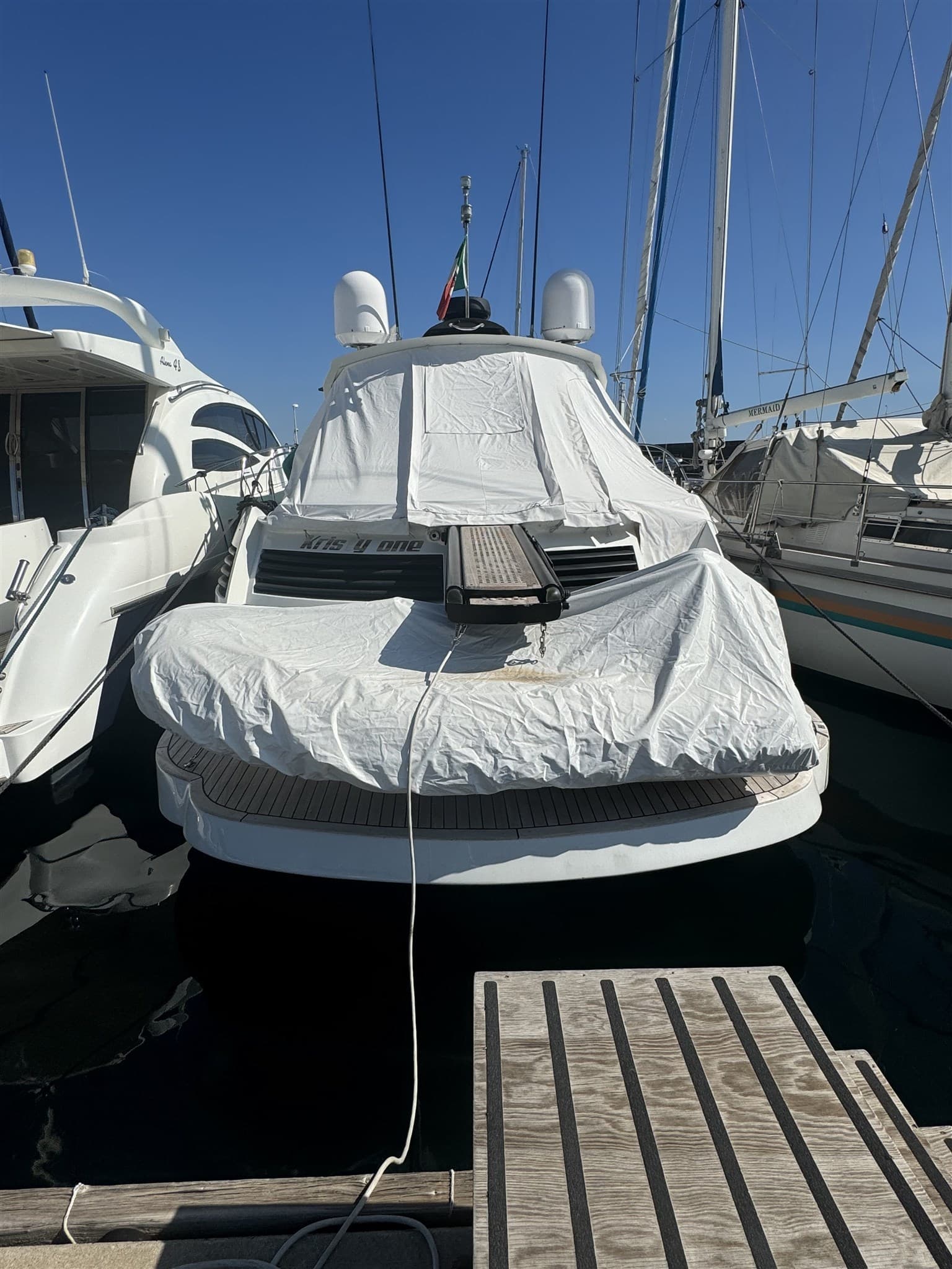 Pershing Pershing 46' - Deck View Pershing Pershing 46' - Deck View