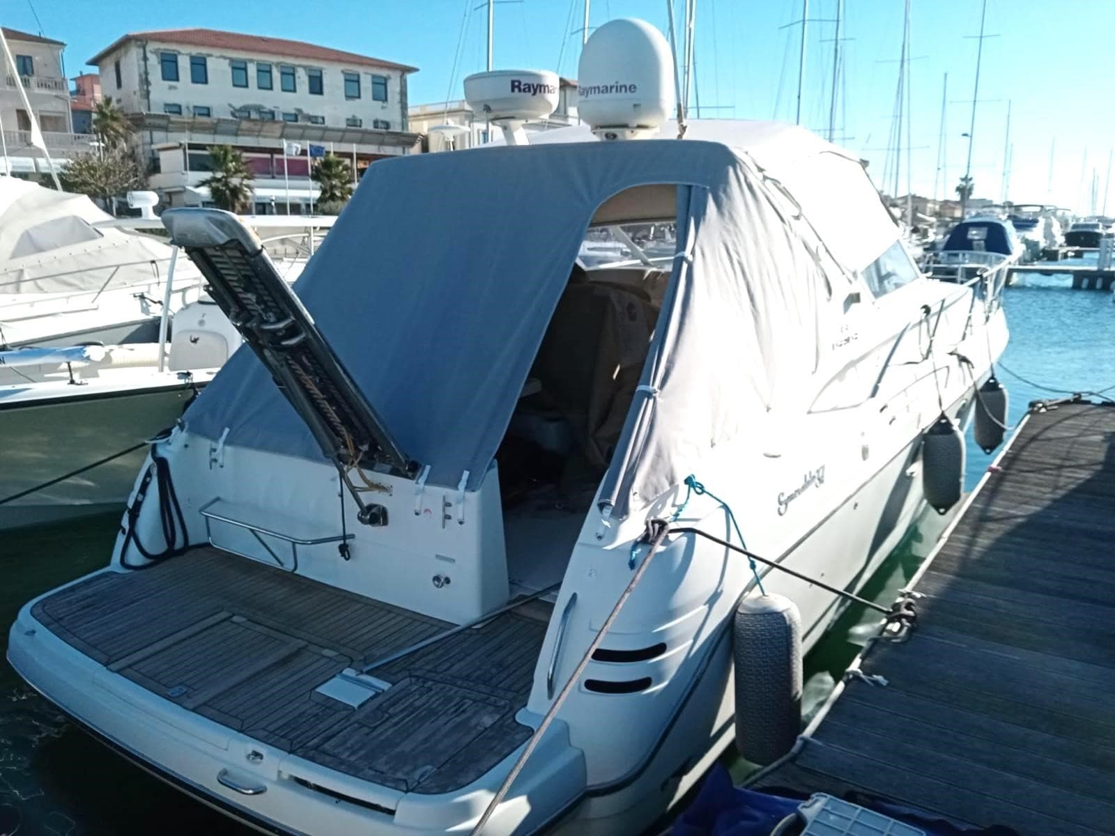 Cranchi Smeraldo 37 - Detail View 1 Cranchi Smeraldo 37 - Detail View 1