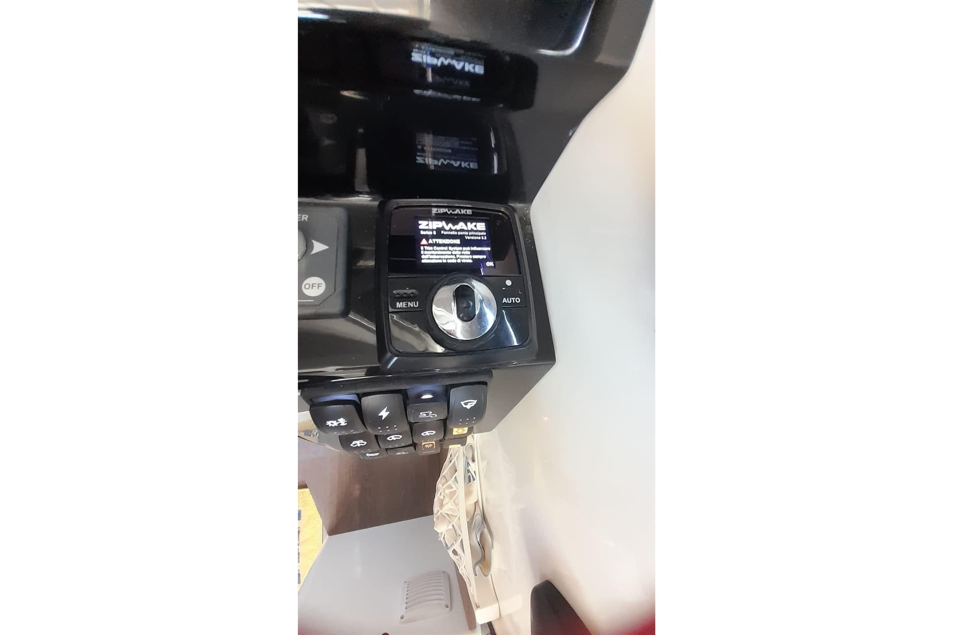 Beneteau Antares 8 Fishing - Deck View Beneteau Antares 8 Fishing - Deck View