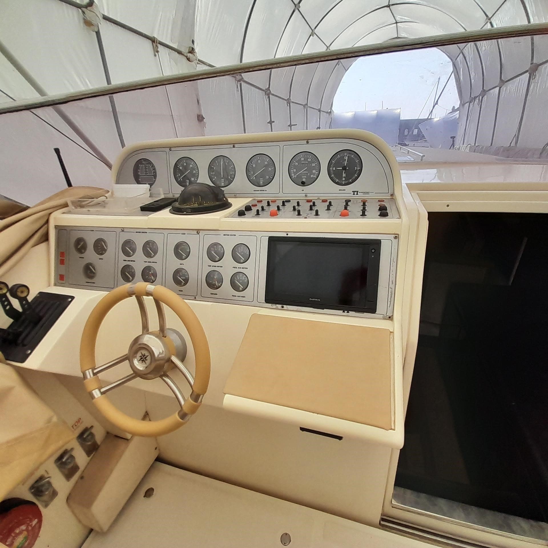 Tecnomar Benetti 50 Offshore - Deck View Tecnomar Benetti 50 Offshore - Deck View