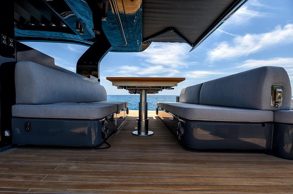 SACS Rebel 55 Ob - Deck View SACS Rebel 55 Ob - Deck View