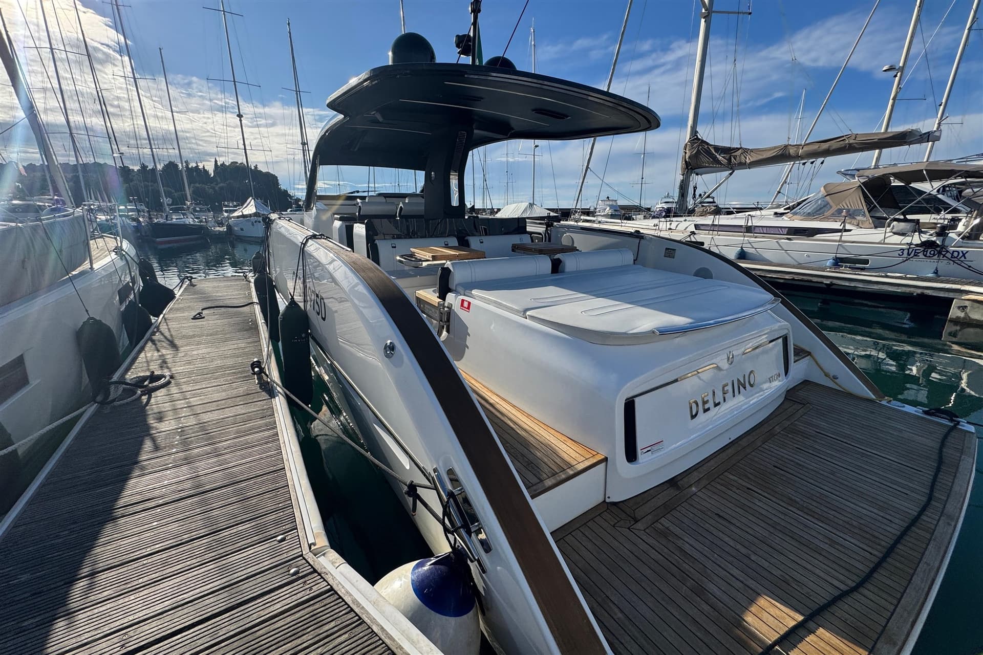 Invictus Tt420 - Interior View Invictus Tt420 - Interior View