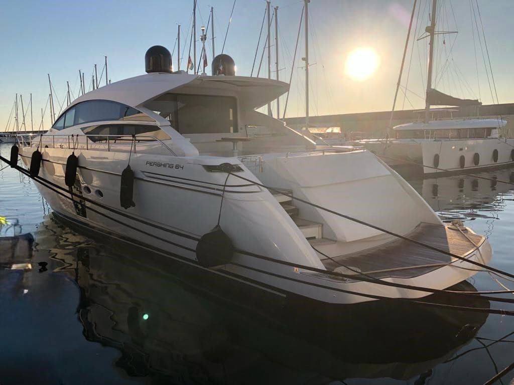 Pershing Pershing 64' usato - foto hero 2