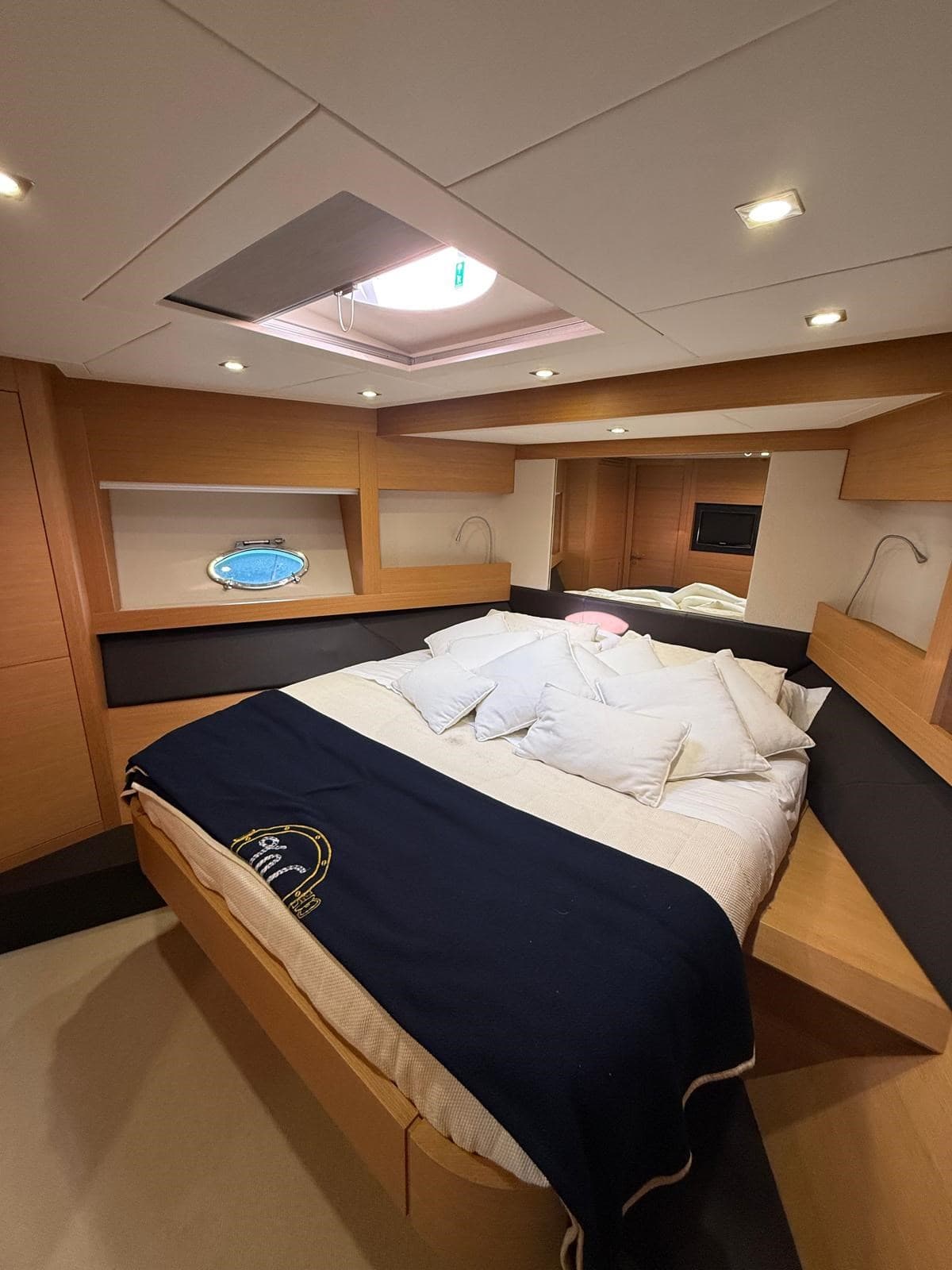 Pershing Pershing 64' usato - foto hero 13
