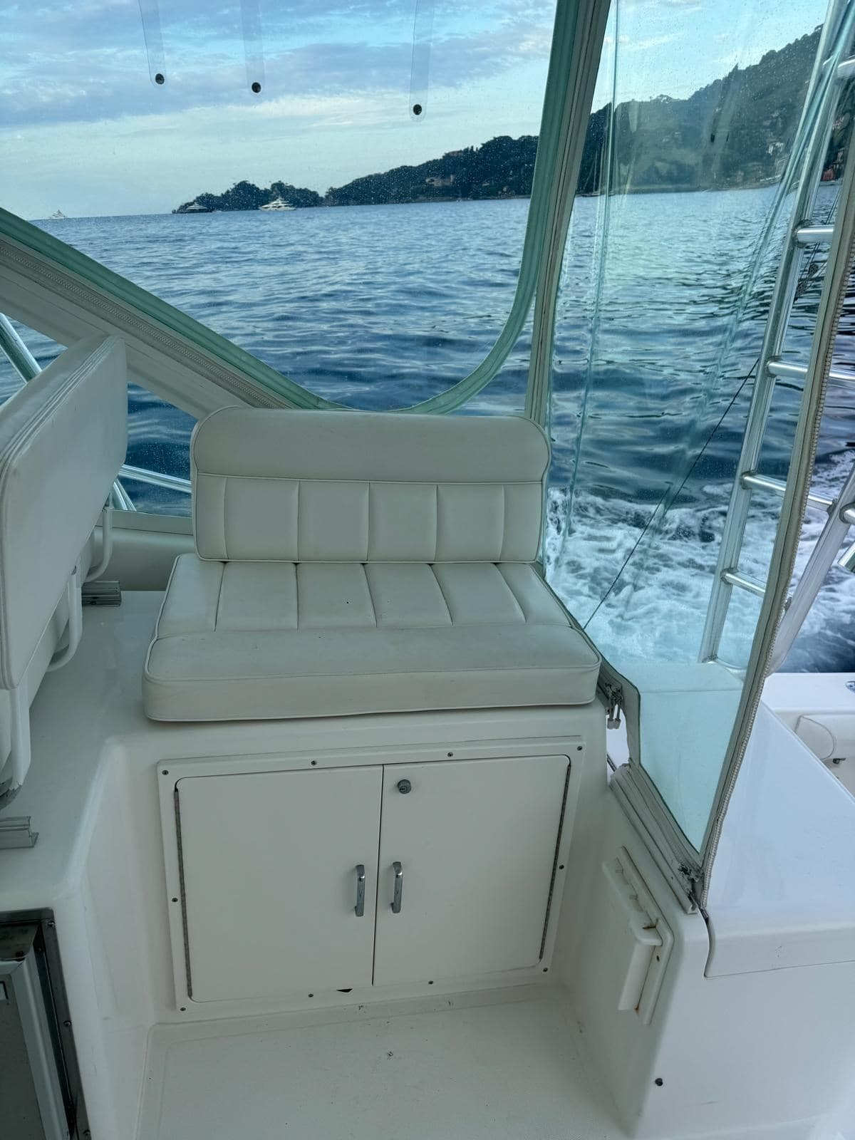 Cabo 32 Express usato - foto hero 9