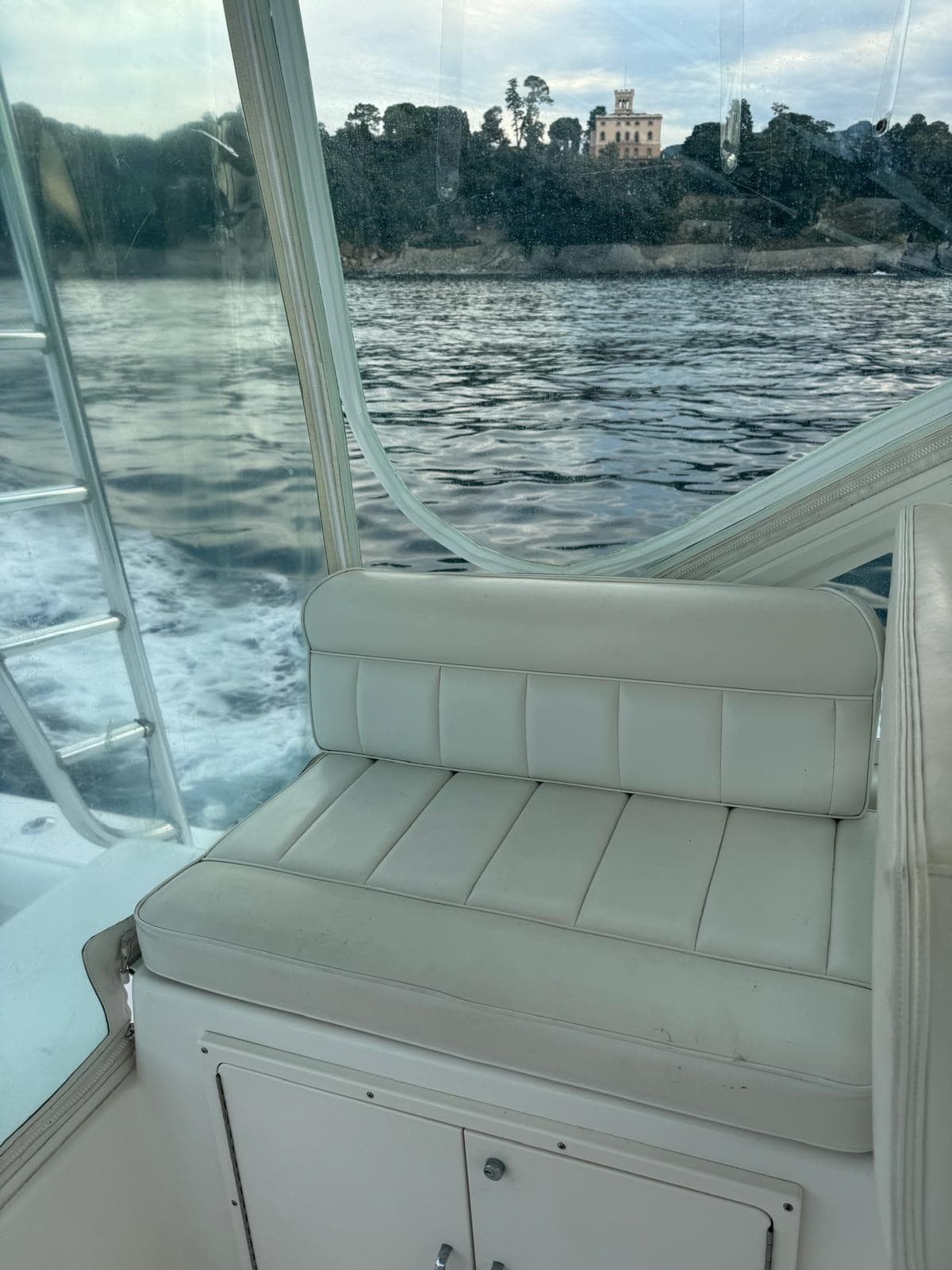 Cabo 32 Express usato - foto hero 12