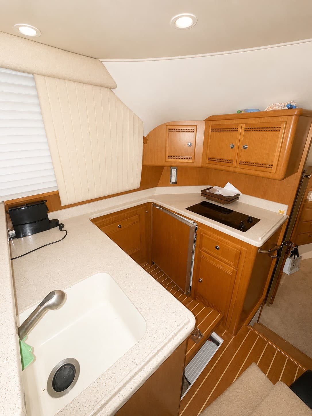Cabo Yachts 43 Flybridge gebraucht - Hauptbild 7