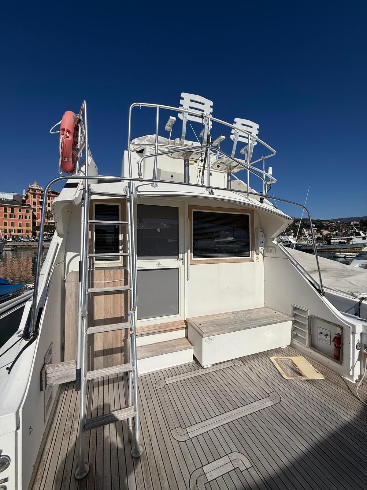 Bertram Yacht 37 - Interior View Bertram Yacht 37 - Interior View