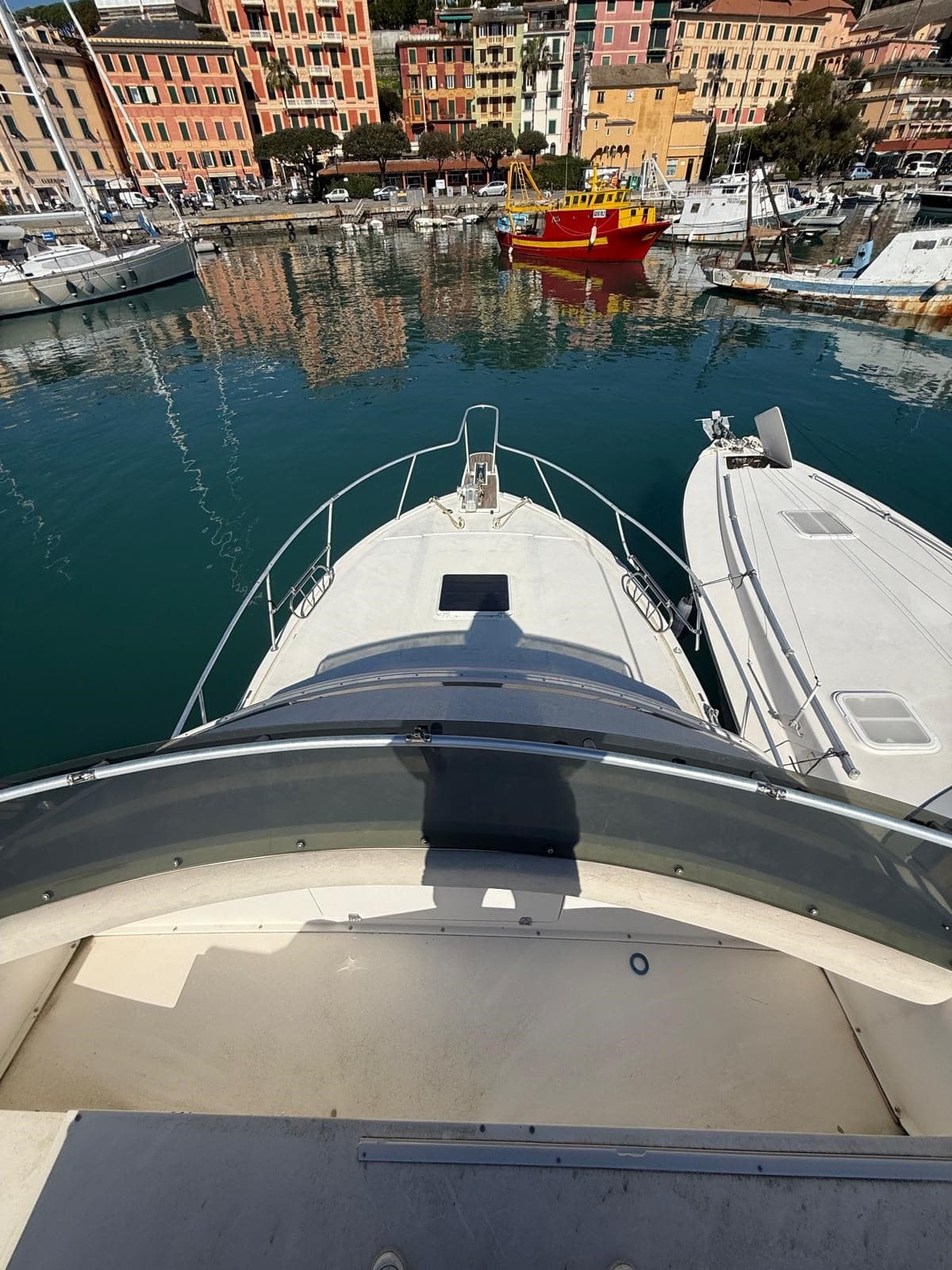 Bertram Yacht 37 - Deck View Bertram Yacht 37 - Deck View