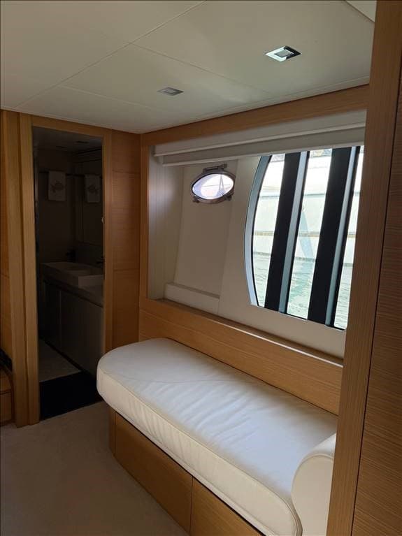 Pershing Pershing 64' usato - foto hero 13