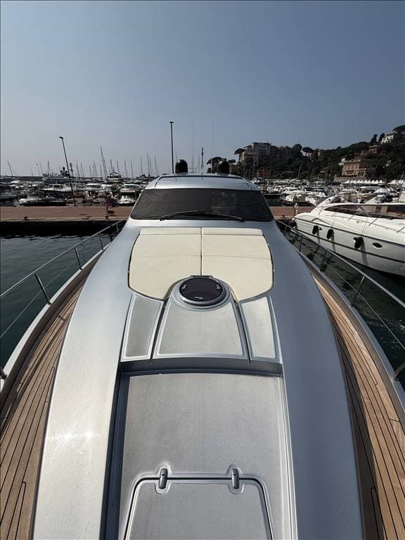 Pershing Pershing 64' - Detail View 1 Pershing Pershing 64' - Detail View 1