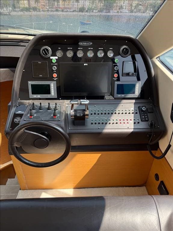Pershing Pershing 64' usato - foto hero 6