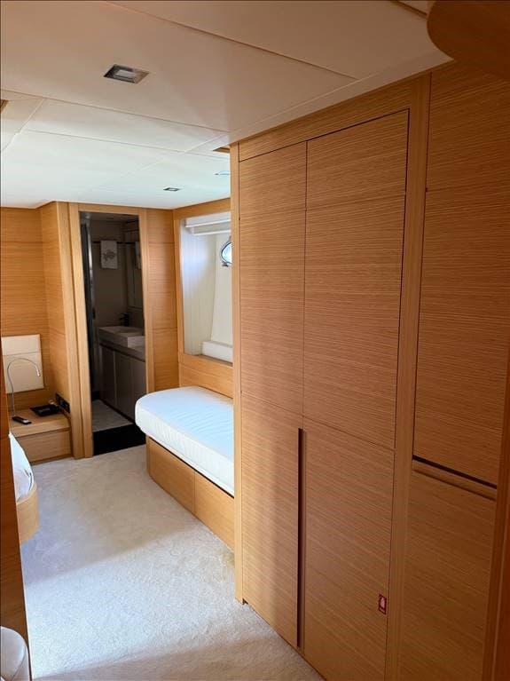 Pershing Pershing 64' usato - foto hero 14