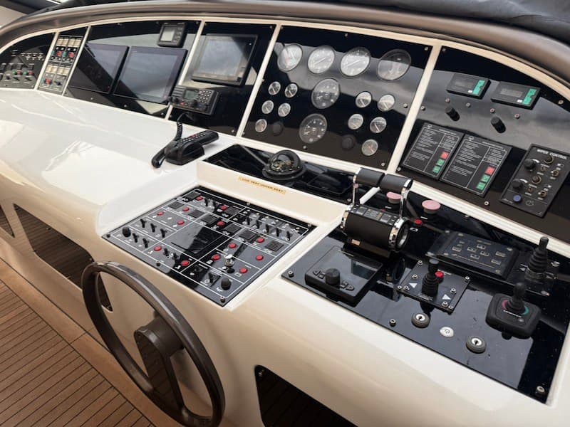 Overmarine 72 usato - foto hero 2