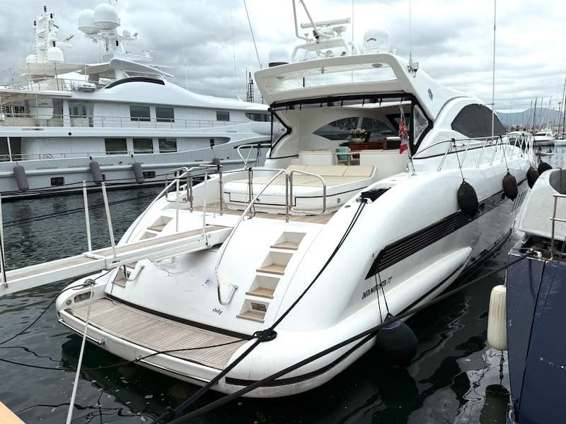 Overmarine Mangusta 72 - Interior View Overmarine Mangusta 72 - Interior View