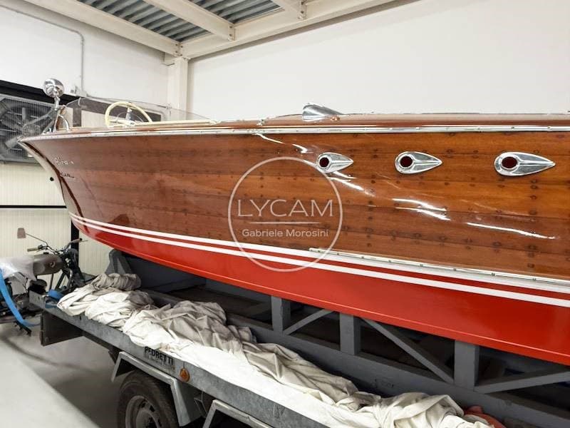 Riva Ariston Cadillac - Detail View 1 Riva Ariston Cadillac - Detail View 1