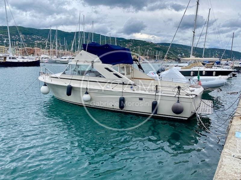 Chris Craft Commander Sport - Interior View Chris Craft Commander Sport - Interior View