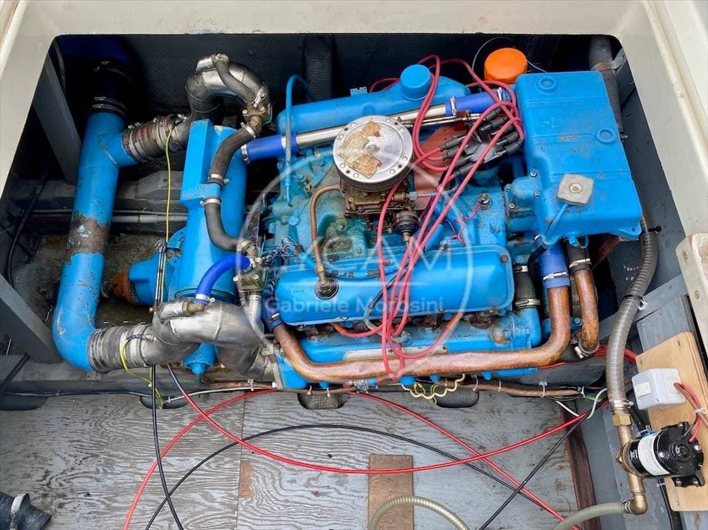 Chris Craft Commander Sport used - hero image 16