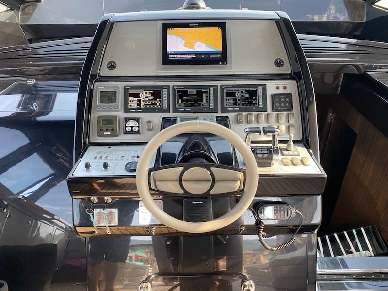 Riva VERTIGO 63 used - hero image 8