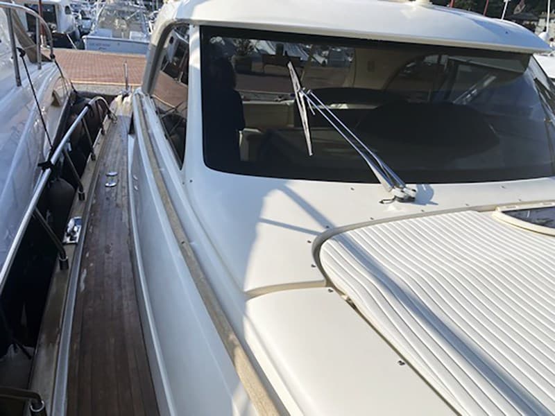 Mochi Craft Mochi 44 Dolphin - Deck View Mochi Craft Mochi 44 Dolphin - Deck View