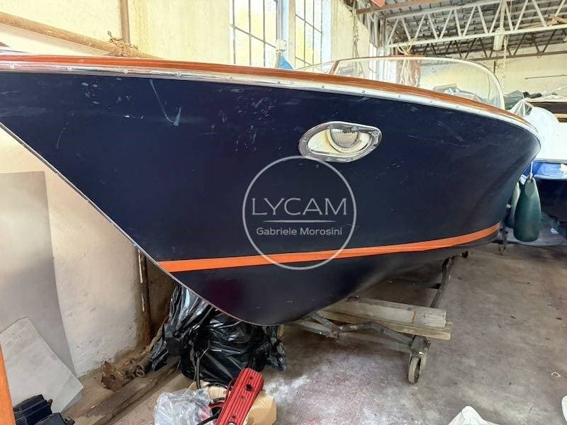 Riva Junior - Detail View 1 Riva Junior - Detail View 1