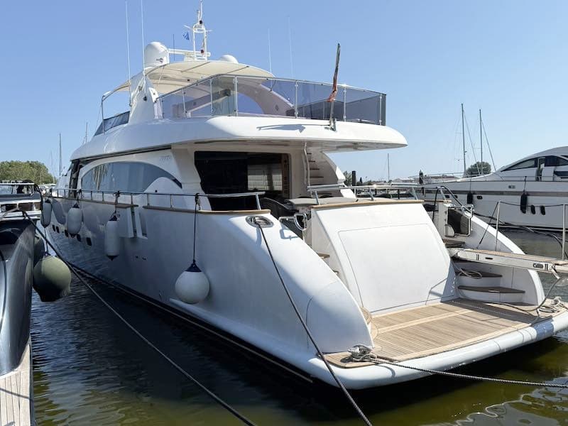 Fipa Maiora 27 - Detail View 1 Fipa Maiora 27 - Detail View 1