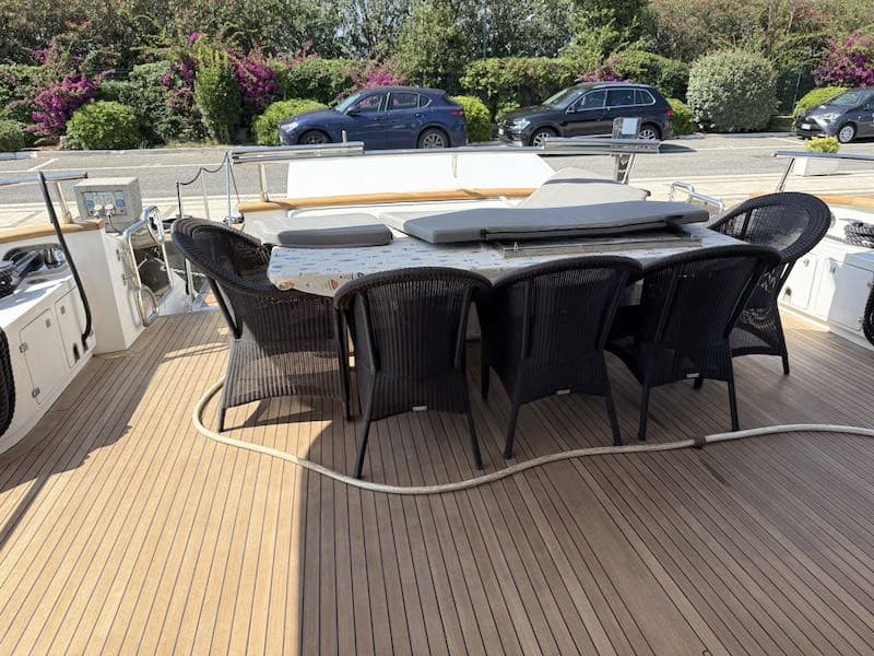 Fipa Maiora 27 - Deck View Fipa Maiora 27 - Deck View