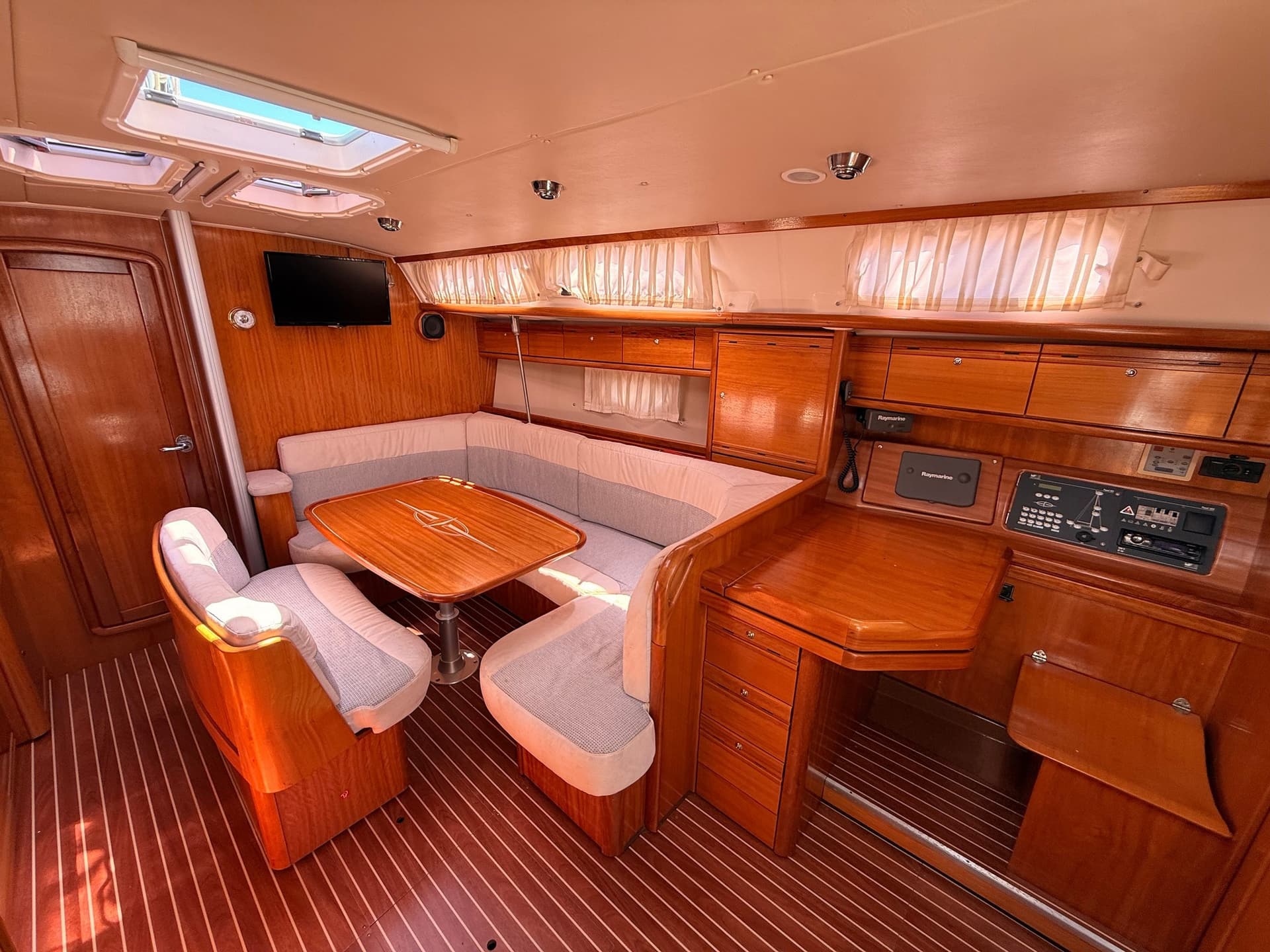 Bavaria 40 Cruiser usato - foto hero 11