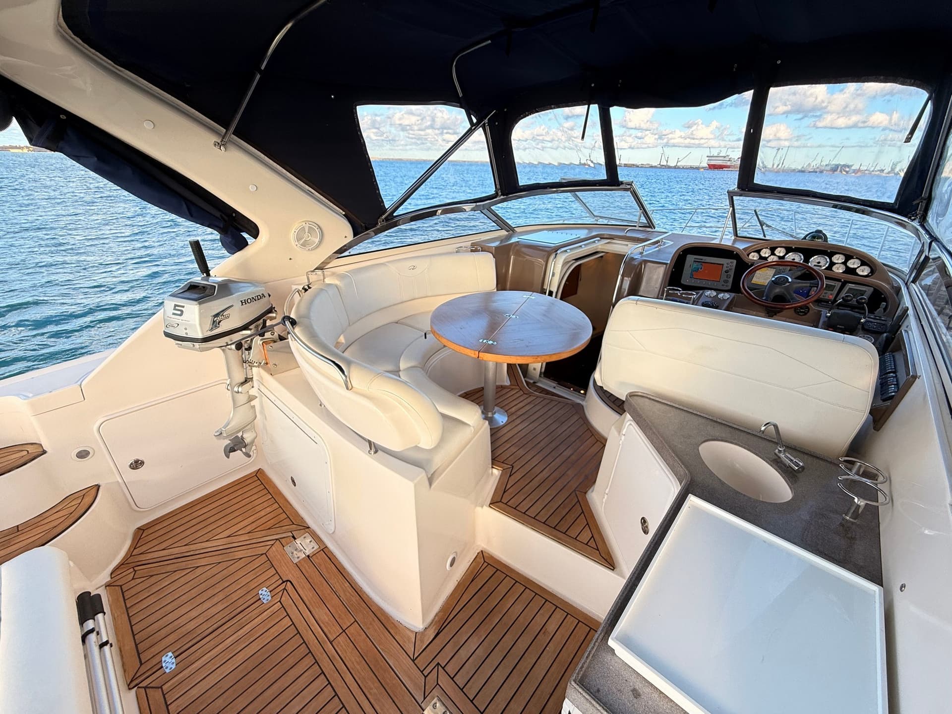 Regal Marine COMMODORE 3560 d'occasion - image hero 12