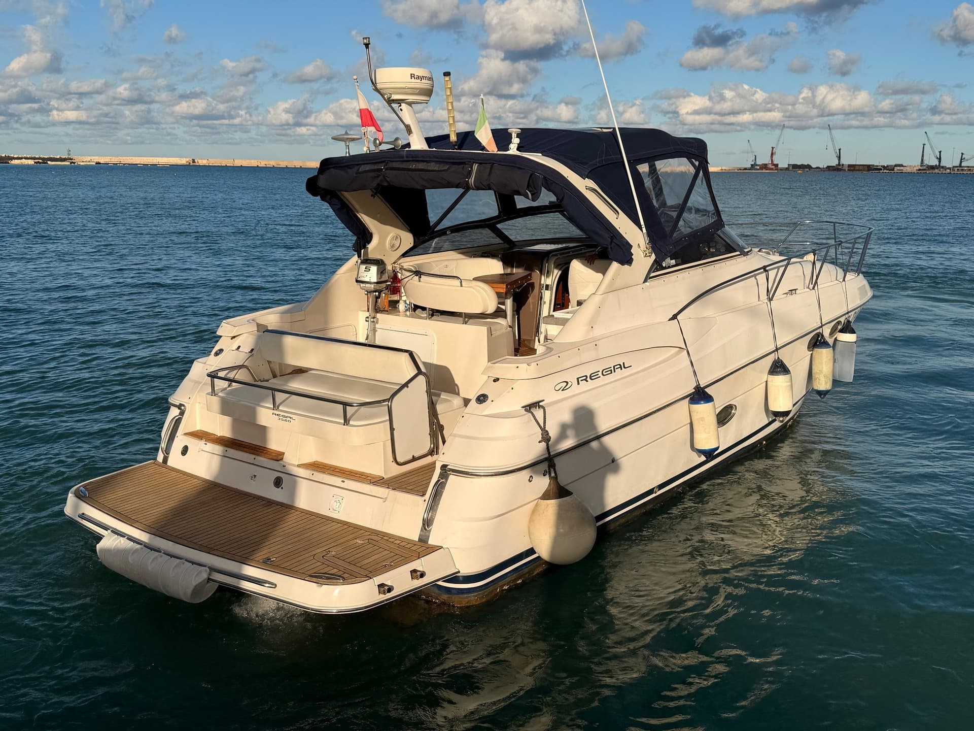 Regal Marine COMMODORE 3560 d'occasion - image hero 5