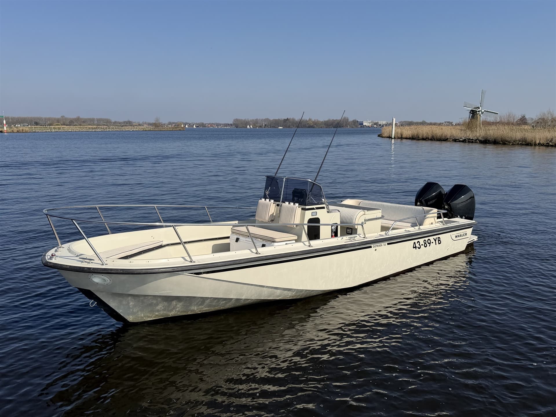 Boston Whaler Outrage 25 usato - dettaglio 1