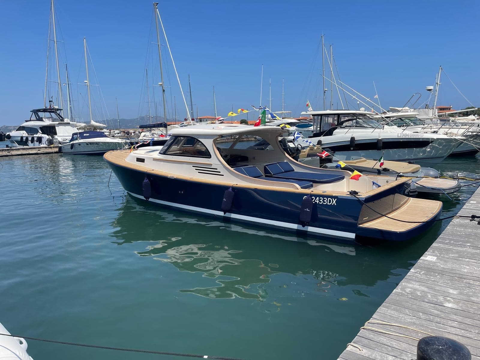 Toy Marine Toy 36 - Detail View 1 Toy Marine Toy 36 - Detail View 1